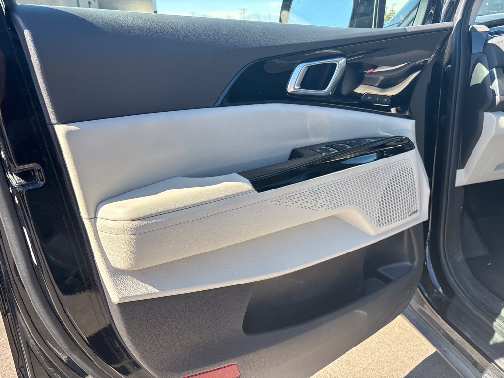 Certified 2024 Kia Carnival SX Prestige FWD image 7