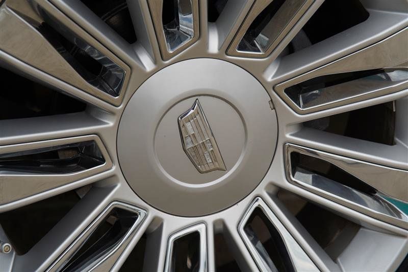 Used 2016 Cadillac Escalade Platinum AWD/4WD image 14