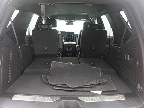 Used 2025 GMC Yukon Denali AWD/4WD image 9