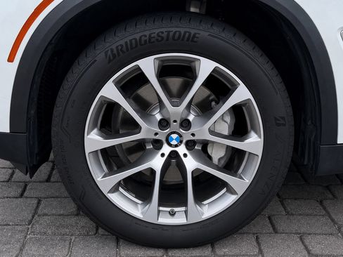 Used 2019 BMW X5 xDrive40i w/ Premium Package 2 AWD/4WD image 13