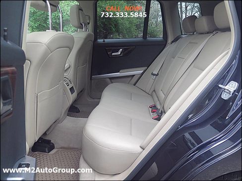 Used 2011 Mercedes-Benz GLK 350 4MATIC image 11
