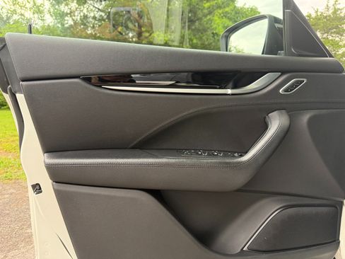 Used 2022 Maserati Levante Modena AWD/4WD image 29