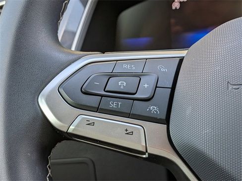 Certified 2024 Volkswagen Tiguan SE image 28