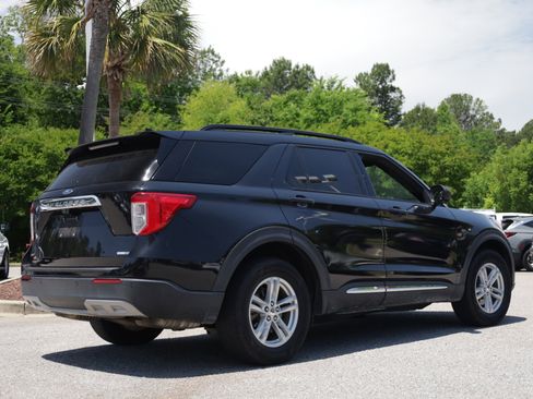 Used 2020 Ford Explorer XLT w/ Equipment Group 202A AWD/4WD image 5