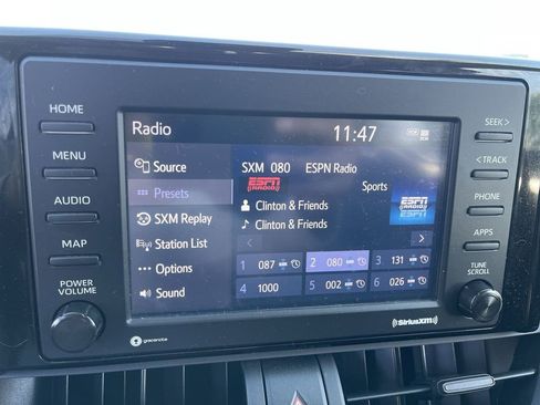 Used 2022 Toyota RAV4 XLE w/ Convenience Package image 16