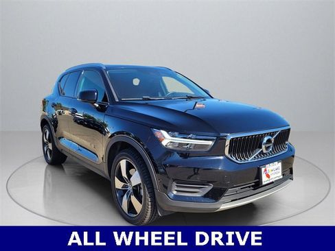 Used 2019 Volvo XC40 T5 Momentum image 10