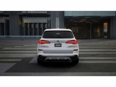 Used 2026 BMW X5 xDrive40i w/ M Sport Package AWD/4WD image 5
