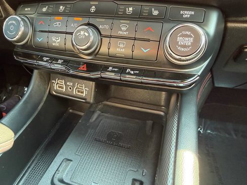 Used 2023 Dodge Durango R/T AWD/4WD image 34