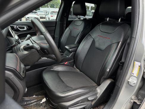 Used 2023 Jeep Compass Trailhawk AWD/4WD image 12
