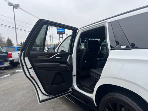 Used 2024 Cadillac Escalade Sport Platinum w/ LPO, ONYX Package image 33