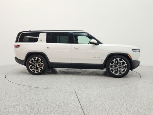 Used 2025 Rivian R1S Adventure AWD/4WD image 4