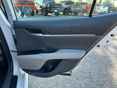Used 2023 Toyota Camry XSE image 16