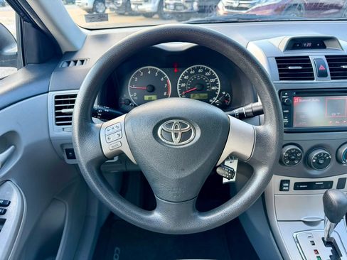 Used 2013 Toyota Corolla LE FWD image 15