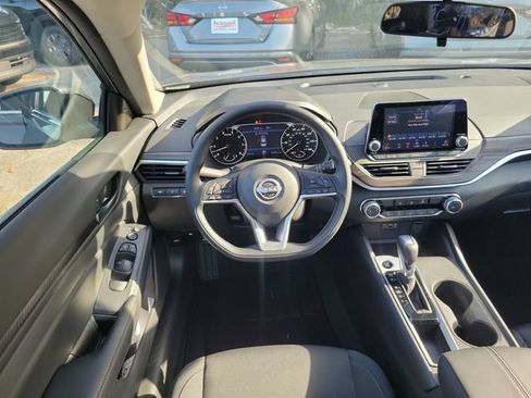 New 2026 Nissan Altima 2.5 SV FWD image 8