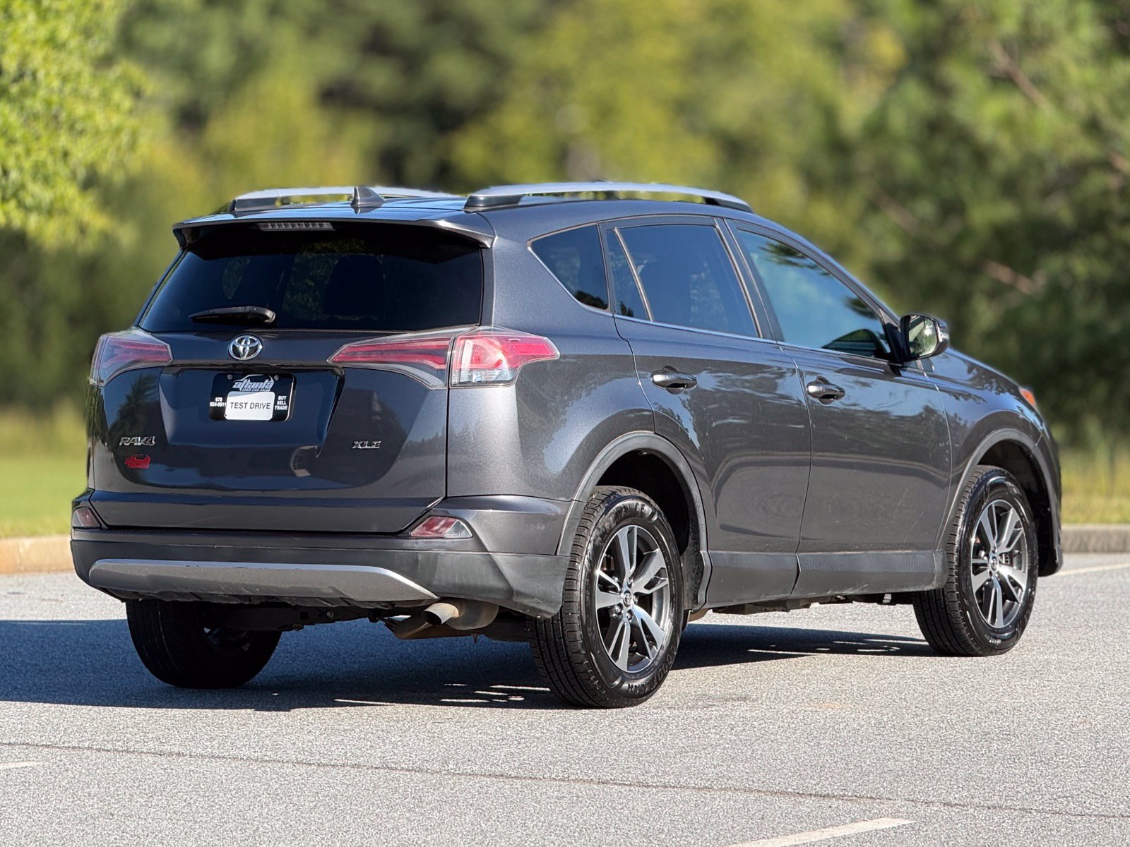 Used 2017 Toyota RAV4 XLE FWD image 11