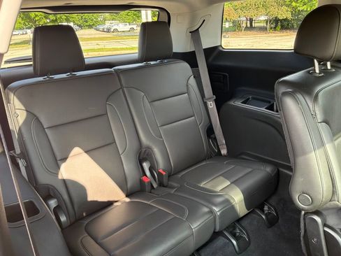Used 2023 GMC Acadia SLT w/ Elevation Edition FWD image 45