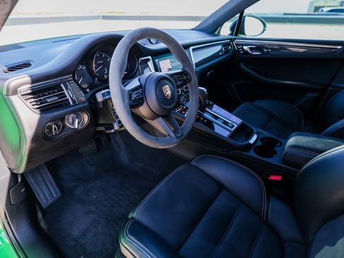 Certified 2024 Porsche Macan GTS image 4