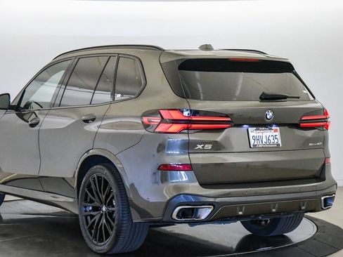 Certified 2024 BMW X5 sDrive40i w/ M Sport Package RWD image 2