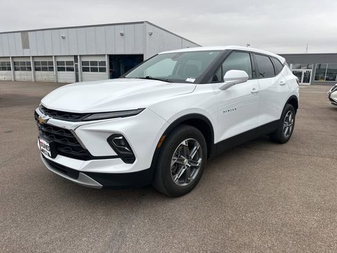 Used 2023 Chevrolet Blazer LT image 12