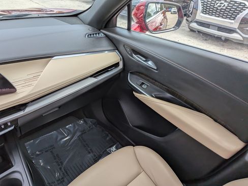 Used 2024 Cadillac XT4 Premium Luxury w/ Cold Weather Package FWD image 19