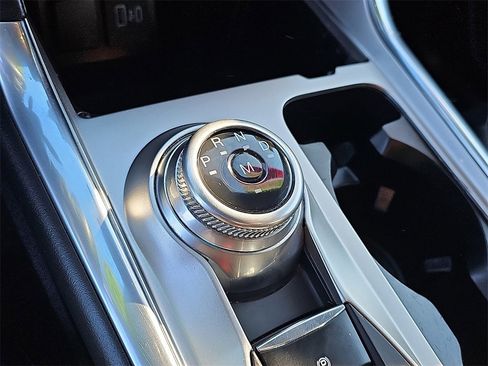 Used 2020 Ford Explorer XLT w/ Equipment Group 202A image 16