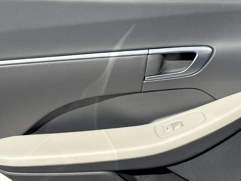 Certified 2025 Hyundai Sonata SEL FWD image 17