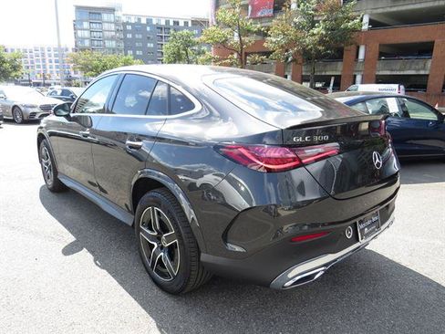 Used 2026 Mercedes-Benz GLC 300 4MATIC image 2