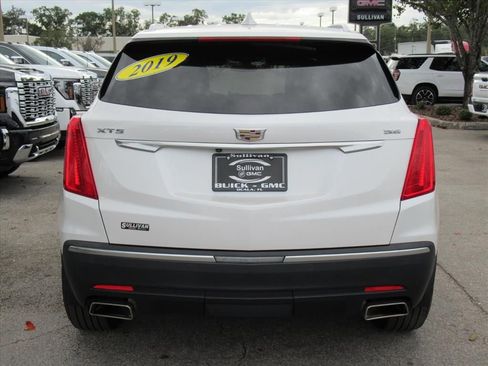 Used 2019 Cadillac XT5 Base image 5