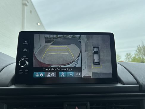 Certified 2025 Honda Pilot TrailSport image 14