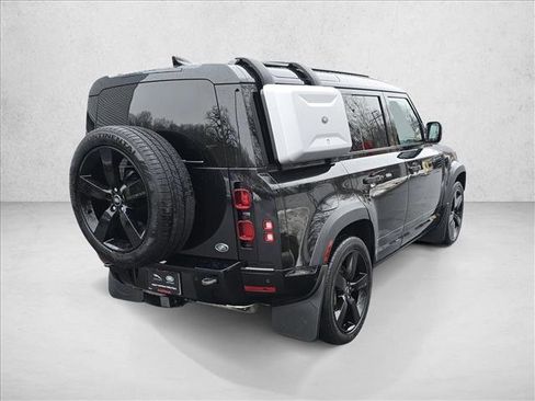Used 2022 Land Rover Defender 110 X-Dynamic SE image 5