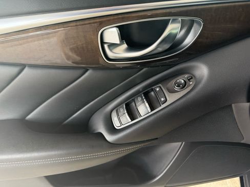 Used 2018 INFINITI Q50 Luxe RWD image 12