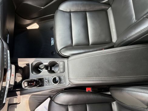 Used 2023 Cadillac XT4 Premium Luxury w/ Cold Weather Package AWD/4WD image 23