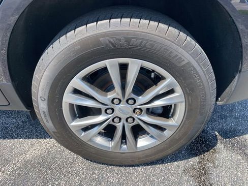 Used 2022 Cadillac XT5 Premium Luxury AWD/4WD image 11