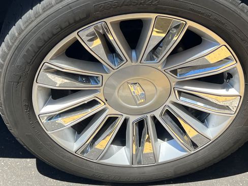 Used 2019 Cadillac Escalade Platinum AWD/4WD image 15