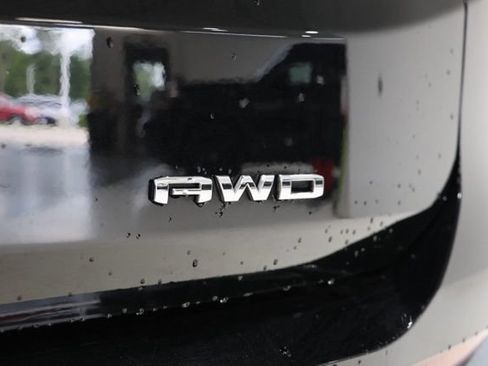 Used 2024 GMC Terrain SLT AWD/4WD image 11