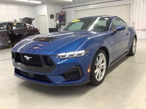 Used 2024 Ford Mustang GT Premium RWD image 3
