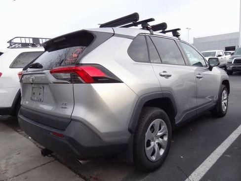 Certified 2022 Toyota RAV4 LE image 4