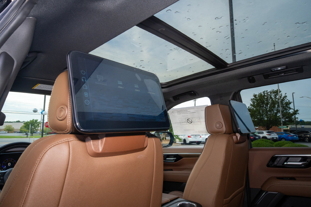 New 2026 Chevrolet Tahoe High Country AWD/4WD image 16