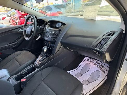 Used 2018 Ford Focus SE image 15