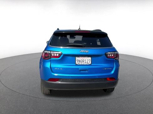 Used 2025 Jeep Compass Limited image 12