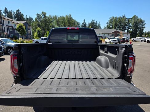 Used 2016 GMC Sierra 1500 SLT w/ All-Terrain Package AWD/4WD image 10