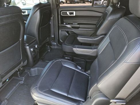 Used 2020 Ford Explorer XLT w/ Equipment Group 202A image 31