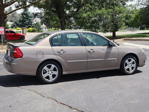 Used 2007 Chevrolet Malibu LTZ FWD image 4