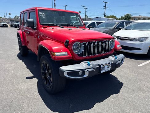 Used 2024 Jeep Wrangler Unlimited Sahara AWD/4WD image 9