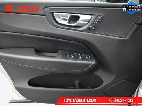 Used 2024 Volvo XC60 B5 Core image 21