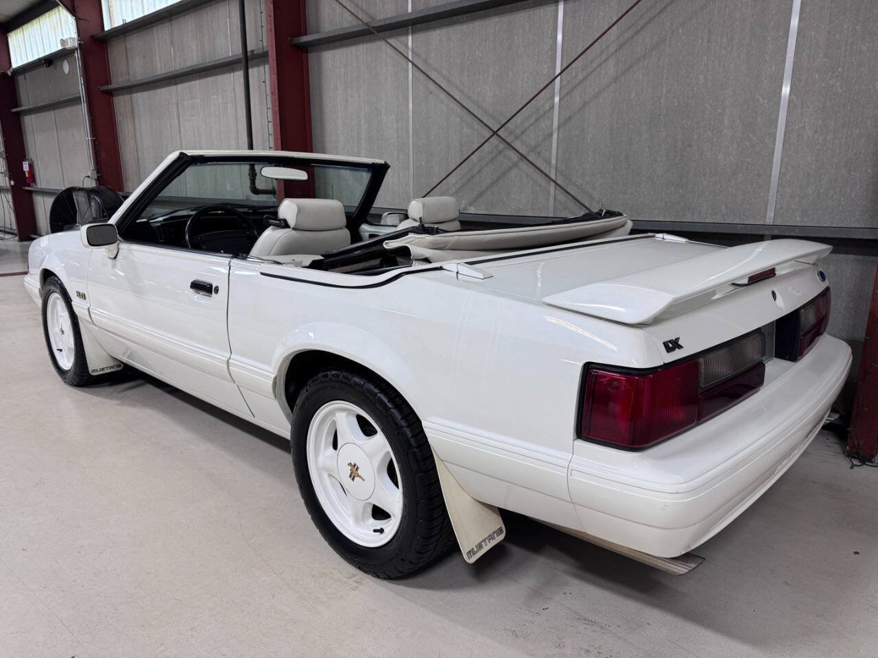 Used 1993 Ford Mustang LX RWD image 9