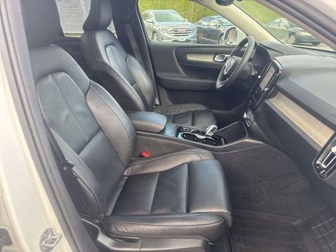 Used 2023 Volvo XC40 B5 Plus w/ Climate Package AWD/4WD image 36