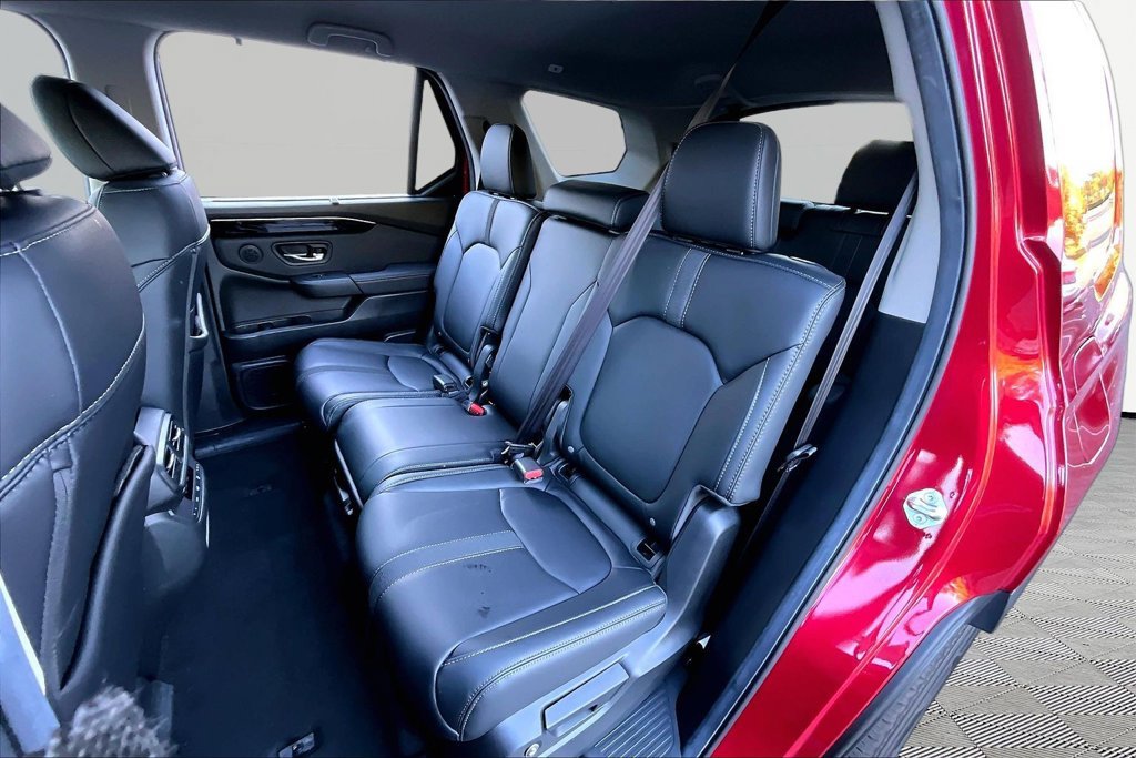 Used 2025 Honda Pilot EX-L image 18
