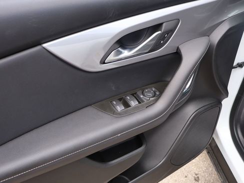Used 2025 Chevrolet Blazer LT AWD/4WD image 14