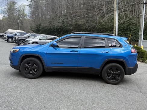 Used 2020 Jeep Cherokee Latitude Plus image 3